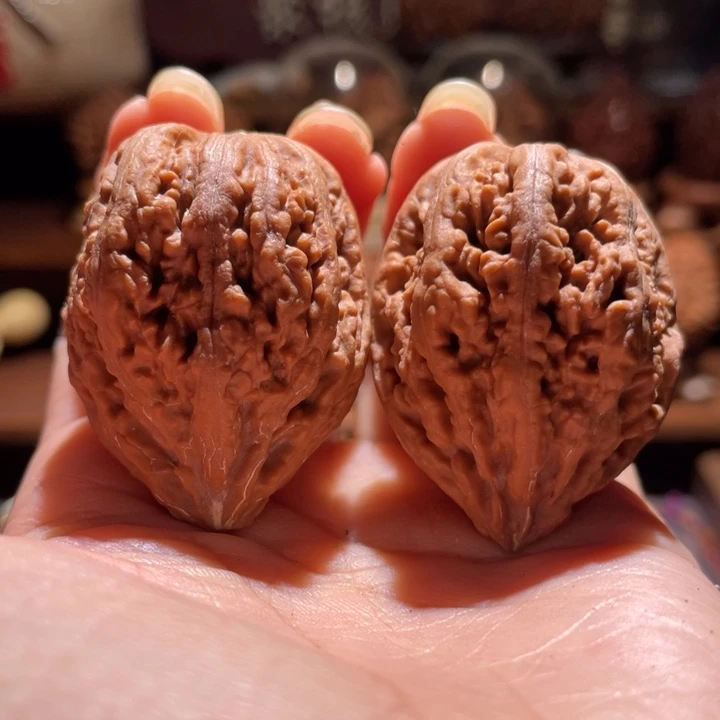 文玩核桃吊坠娇美楸7