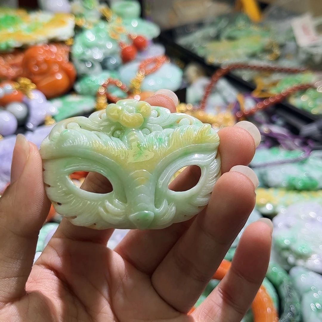 颈饰未镶嵌翡翠待编织