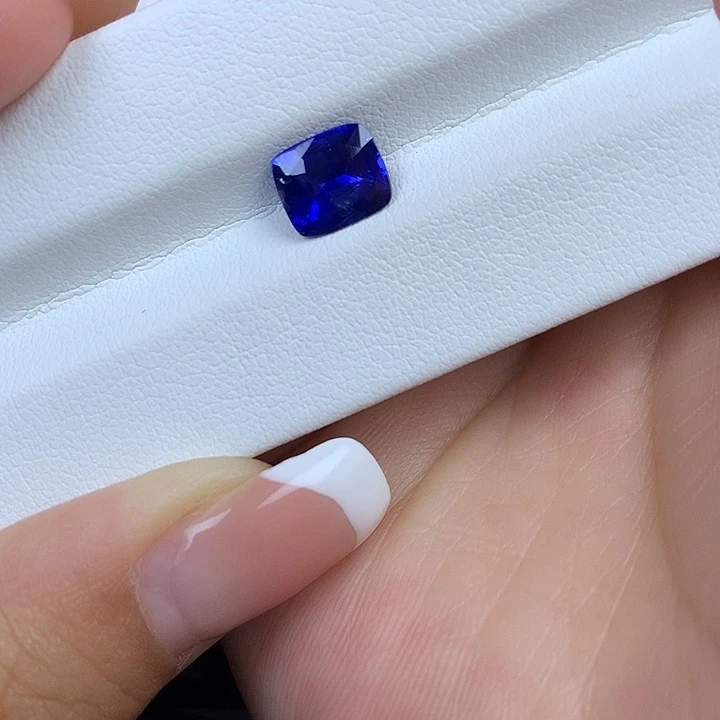 蓝宝石裸石未镶嵌1.92ct皇家蓝蓝宝石