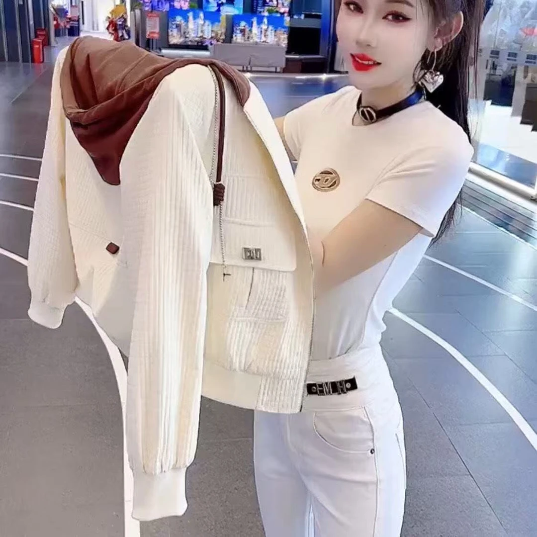 新款韩版宽松显瘦秋季短款连帽外套女生潮流百搭时尚休闲长袖夹克