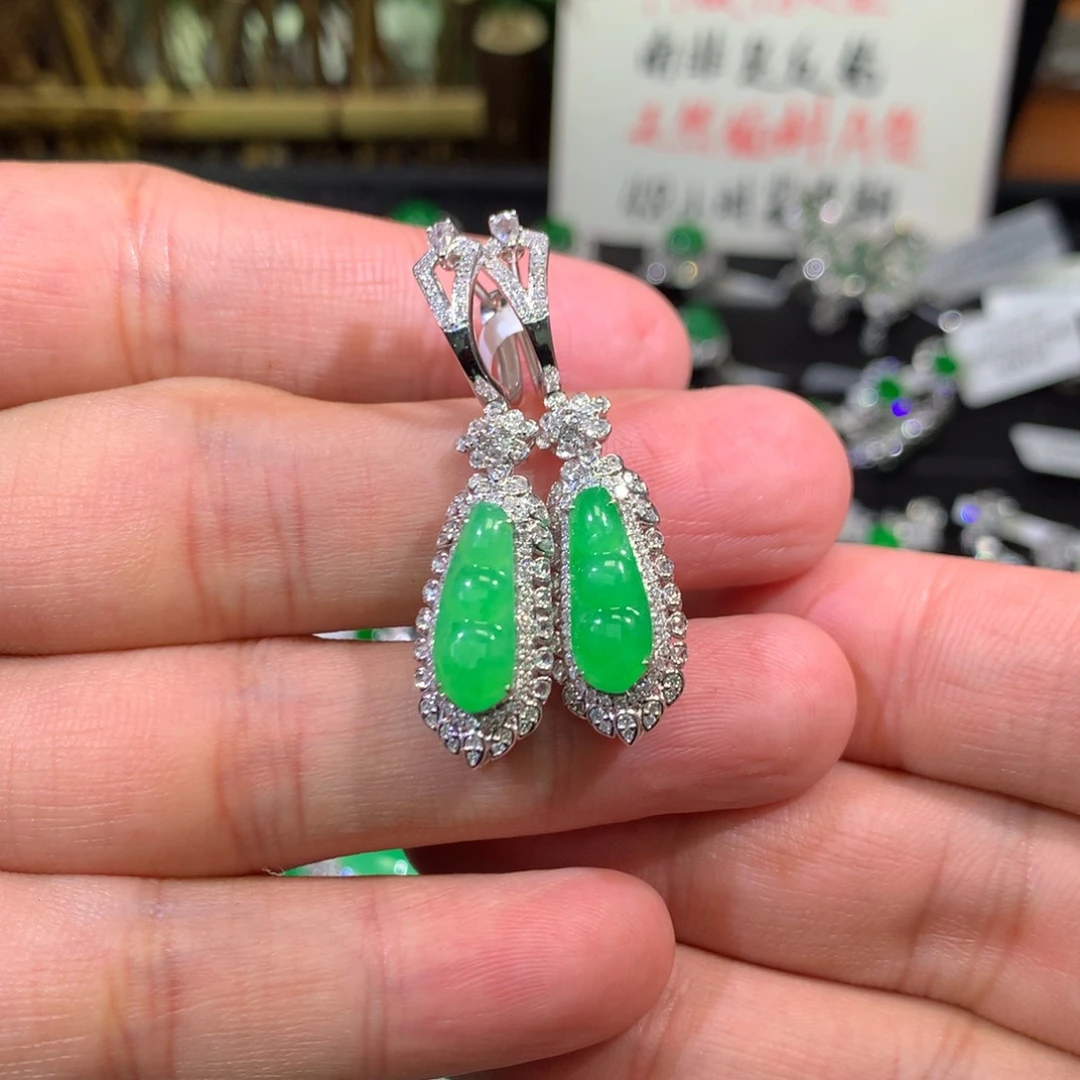 【闪购商品】翡翠耳饰18K金镶嵌福豆