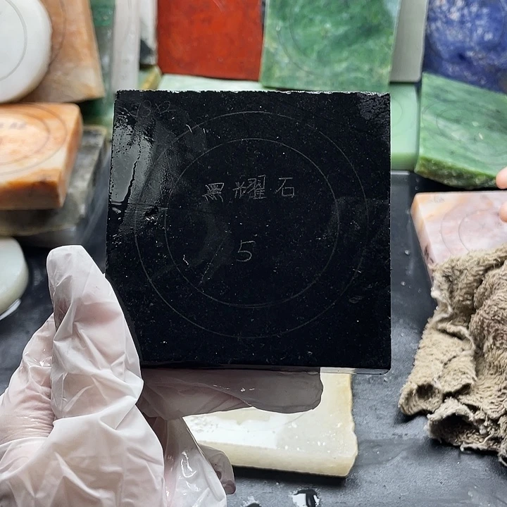 石英质玉未镶嵌手镯定制