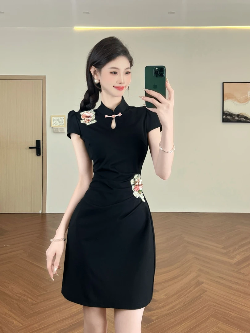 【现货】周子仪黑色新中式立体提花连衣裙女夏季2025年新款改良旗袍