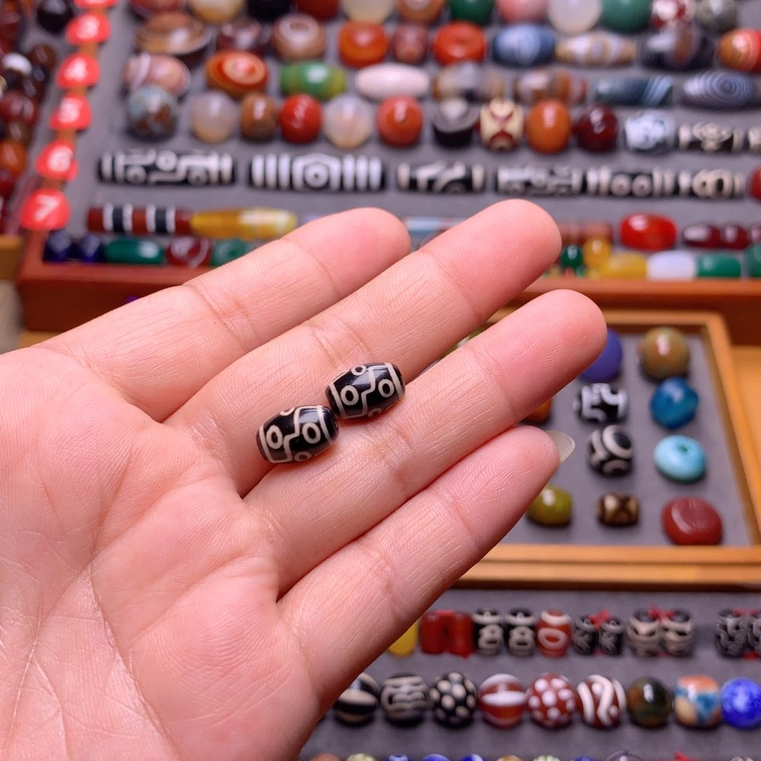 芒***果玛瑙/玉髓颈饰未镶嵌