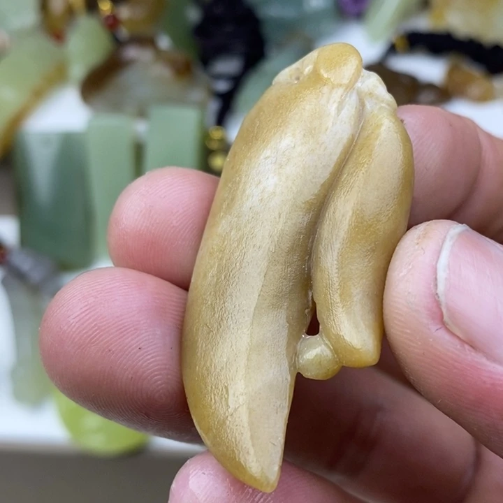 和田玉（糖玉）未镶嵌颈饰