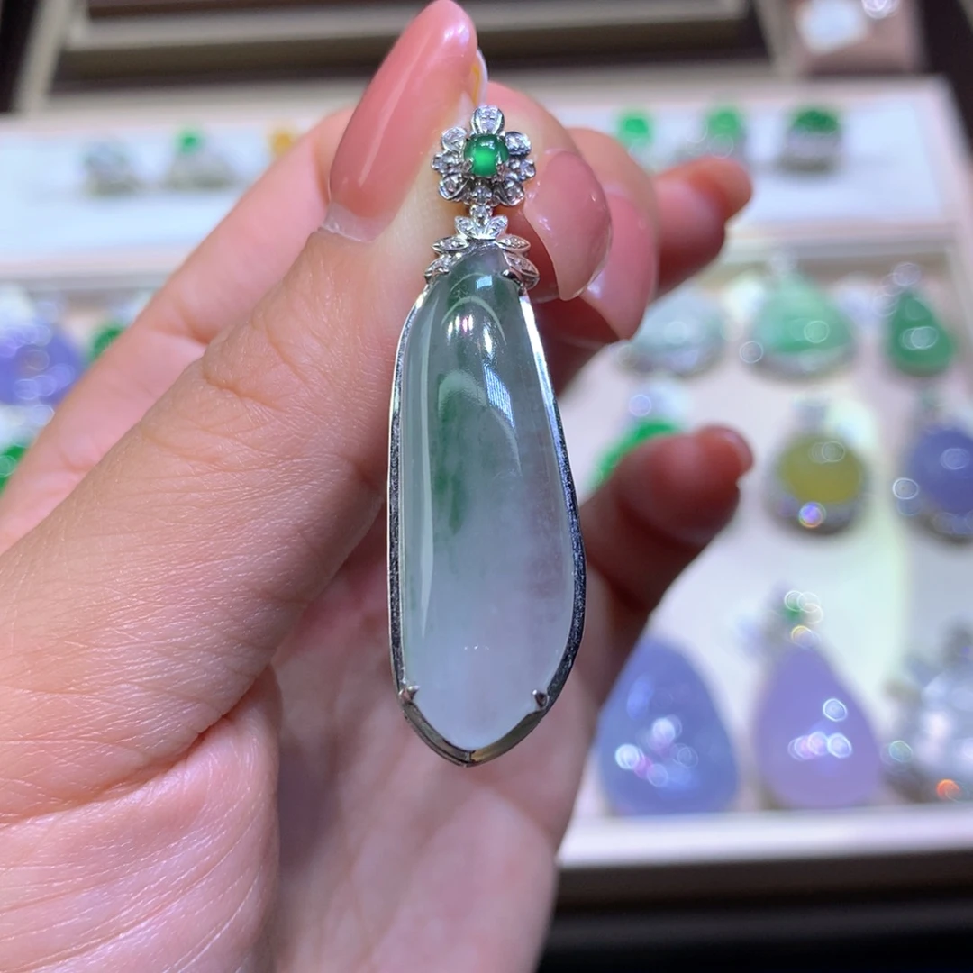 吊坠(不含链)18K金镶嵌翡翠