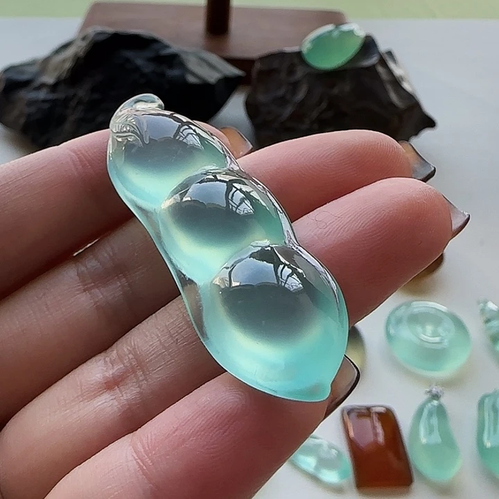 岫玉未镶嵌颈饰岫玉