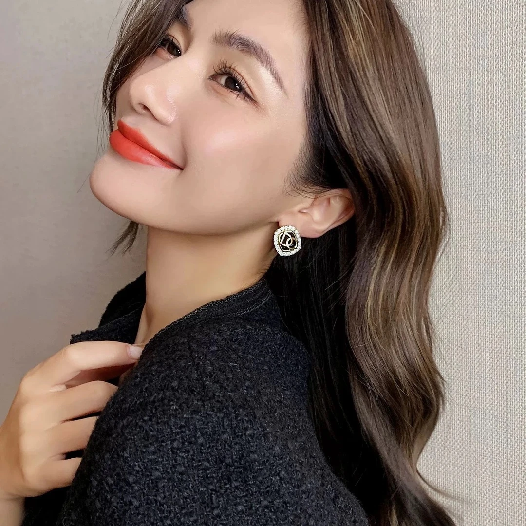 铜合金合成锆石耳饰 小香风气质轻奢时尚可爱百搭复古耳环QC2745