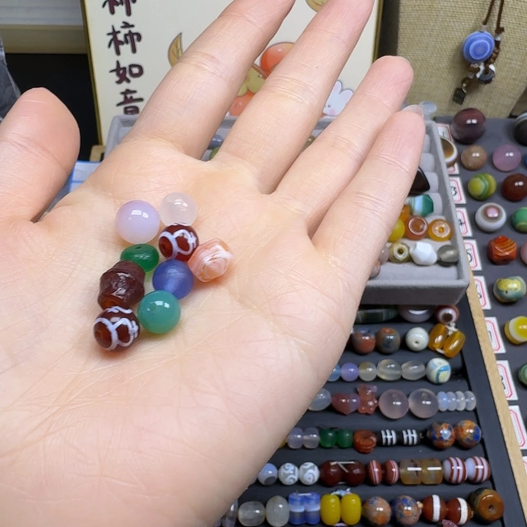 Y***i玛瑙/玉髓未镶嵌颈饰