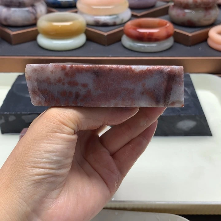 未镶嵌手镯石英质玉