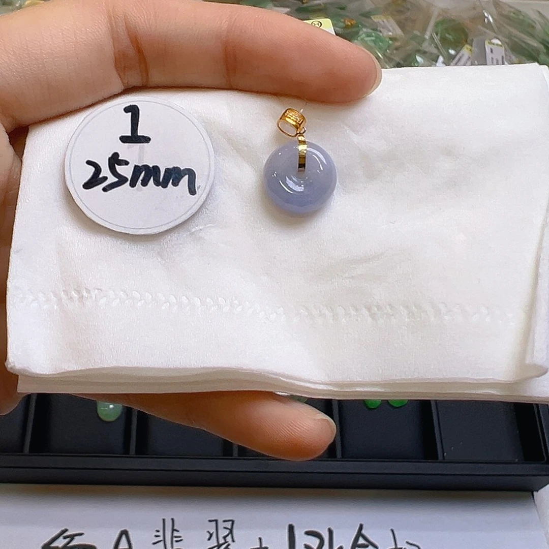 翡翠颈饰18K金镶嵌翡翠