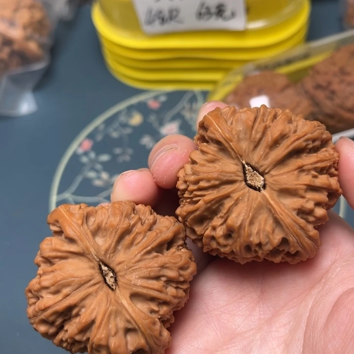 文玩核桃吊坠47-35331-05