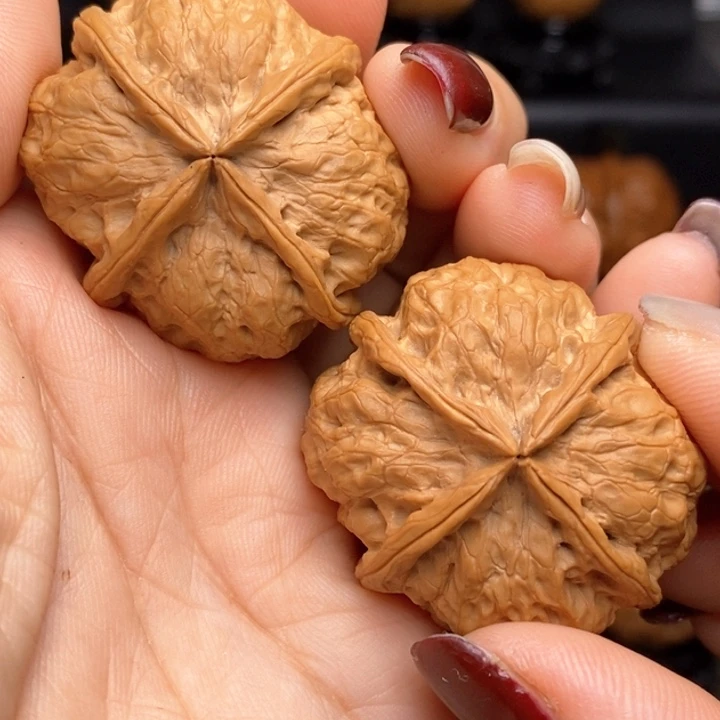 文玩核桃吊坠欲火金砖