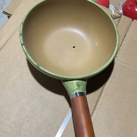 微瑕，明火，口径24，高9无盖无礼盒