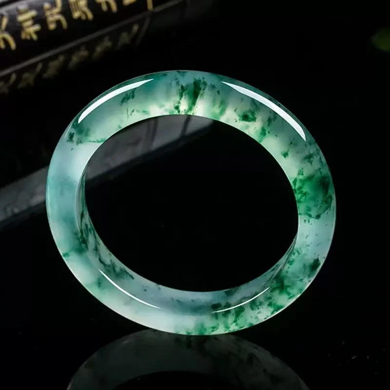 冰透飘花手镯飘绿石英岩玉正圈时尚美观百搭大气经典