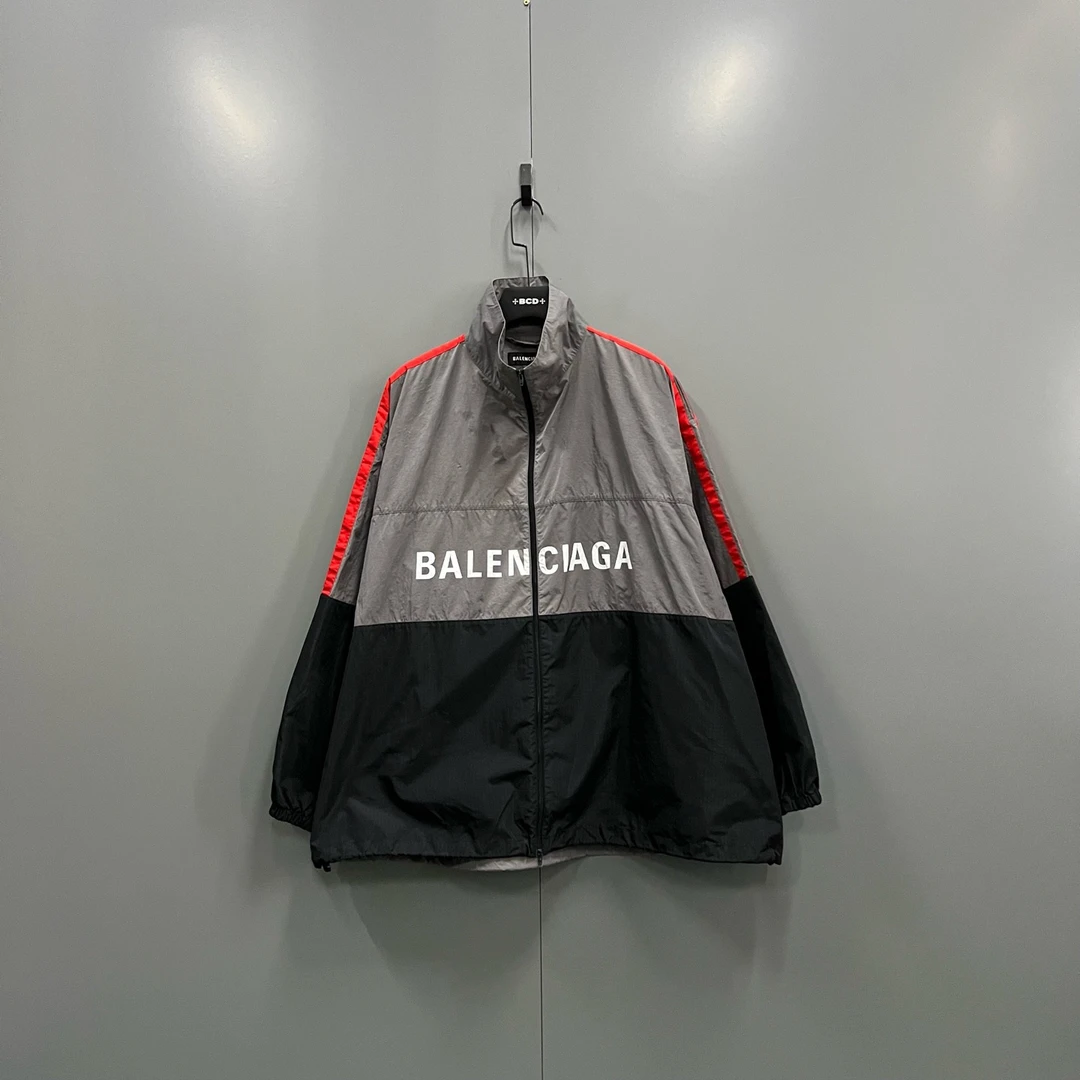 99新 Balenciaga/巴黎世家 (ll) 拼接撞色大logo外套 46码/103054