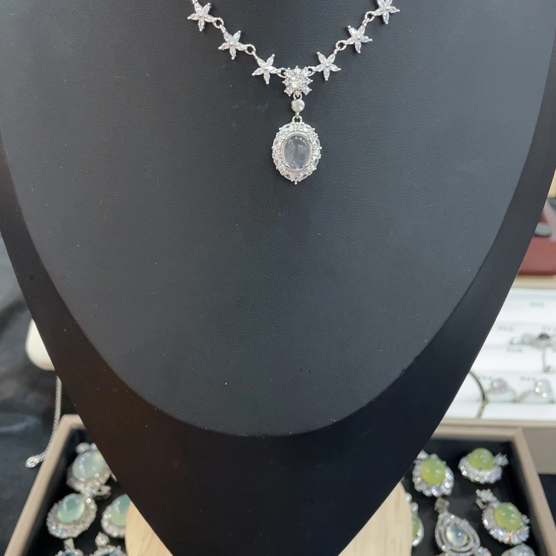 芙蓉石颈饰银S925镶嵌a****s