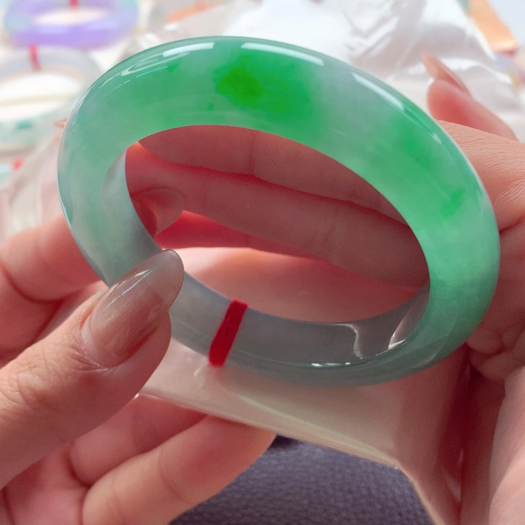 翡翠未镶嵌手镯师妹54.5色货王满绿正阳