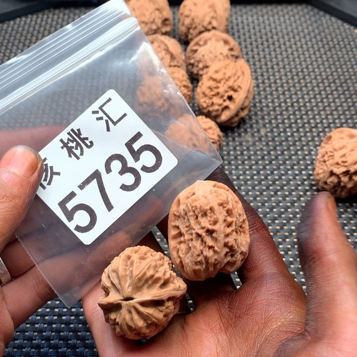 文玩核桃吊坠西北