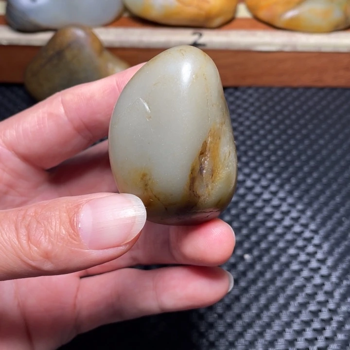 和田玉未镶嵌珠宝奇石