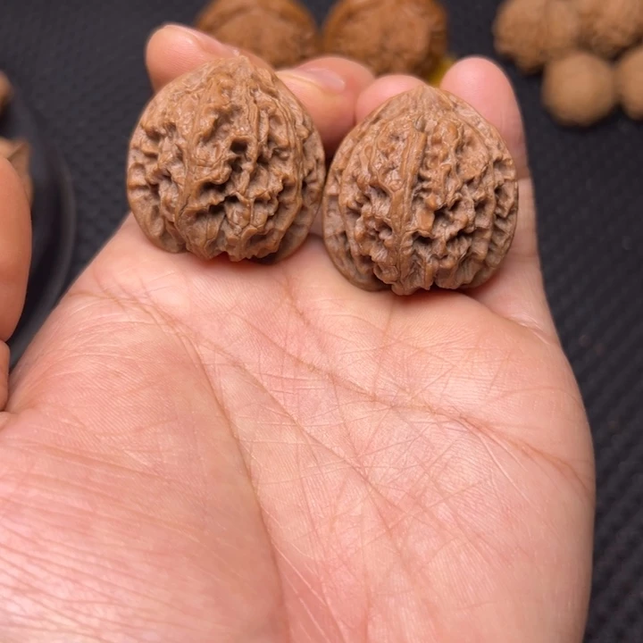 文玩核桃吊坠苹果园