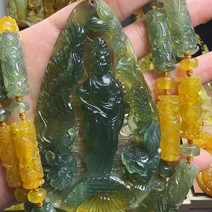 未镶嵌蛇纹石玉颈饰