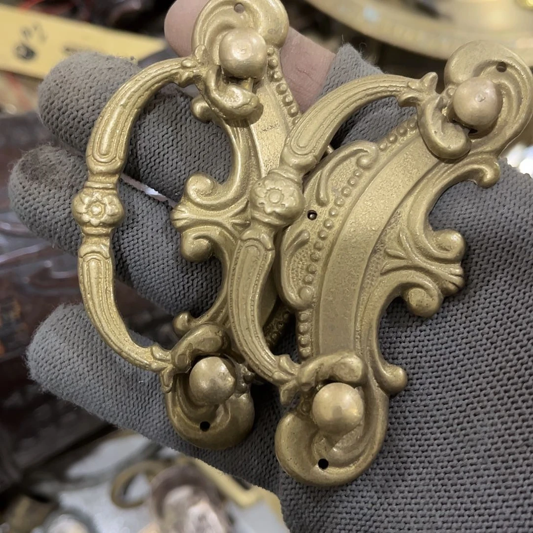 军***夜闪电购铜摆件工艺品