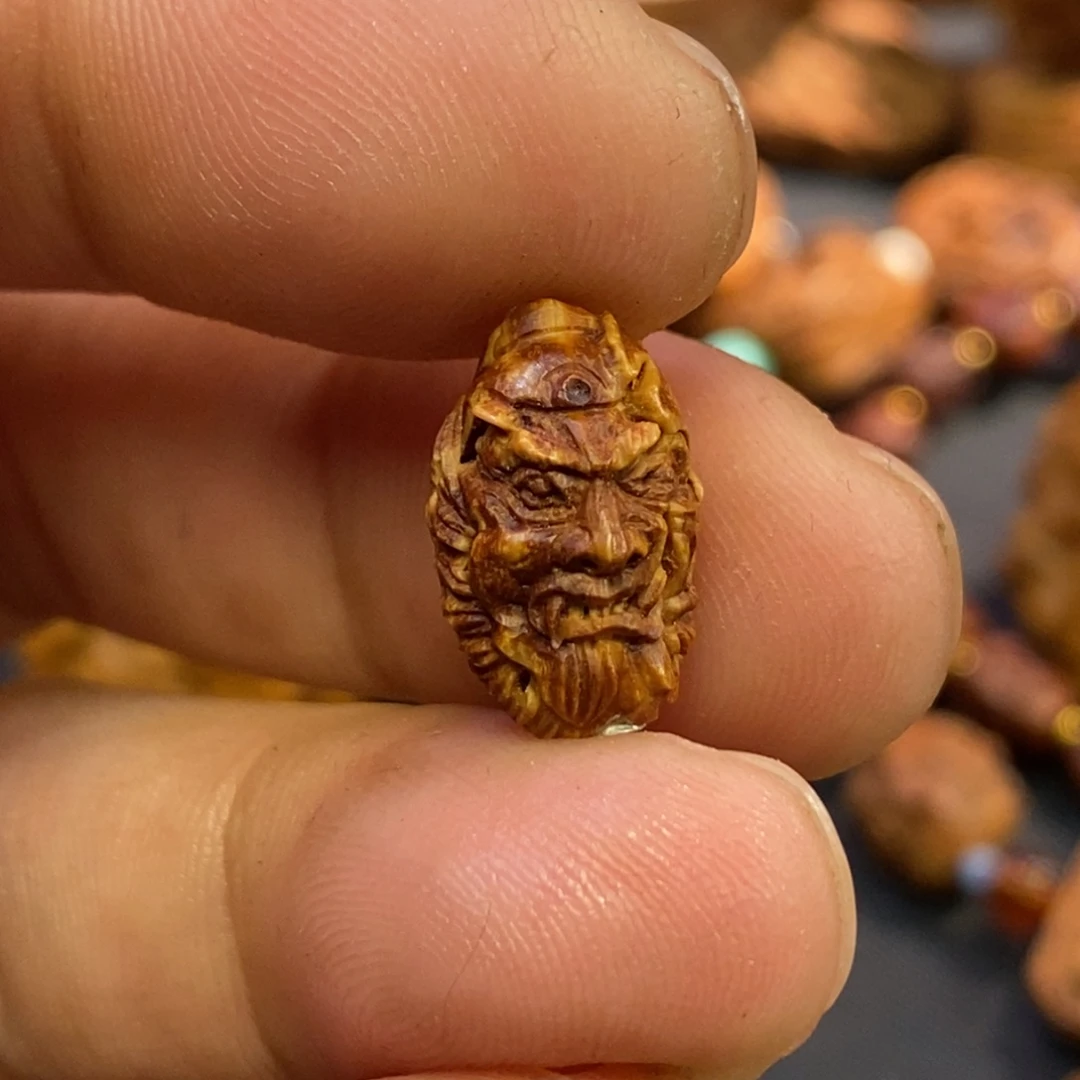 钟馗纳吉祥潍坊核雕桃核雕刻