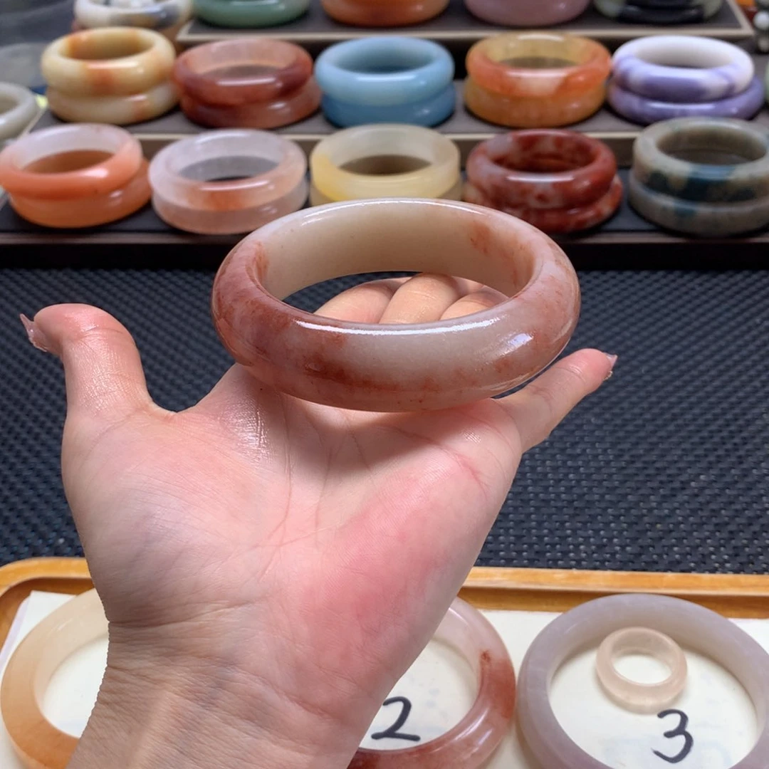 石英质玉手镯未镶嵌花*