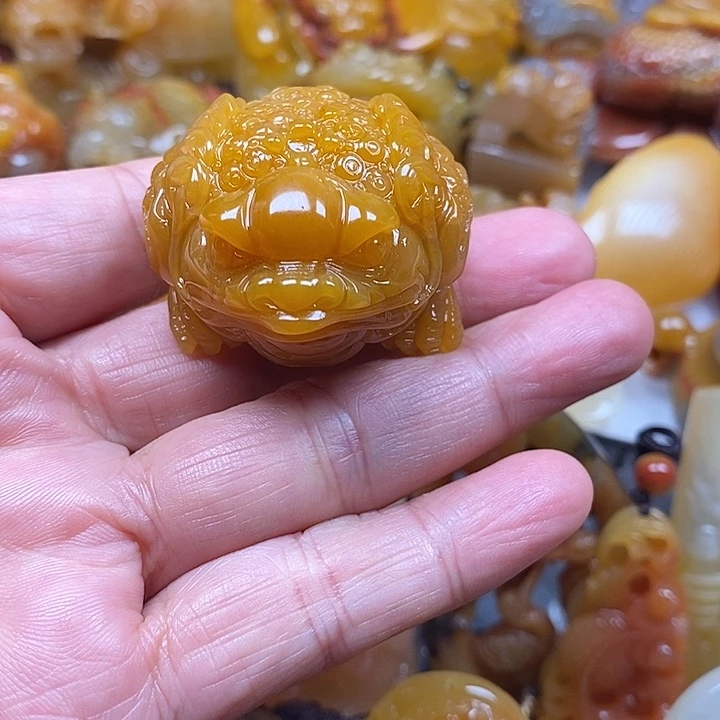 石英质玉（黄龙玉）合金颈饰