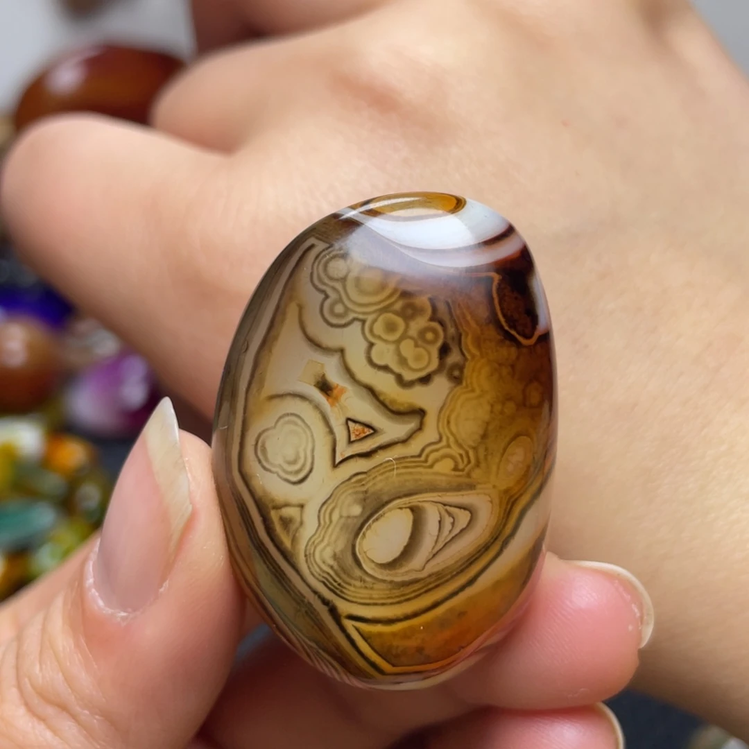 玛瑙/玉髓未镶嵌珠宝奇石