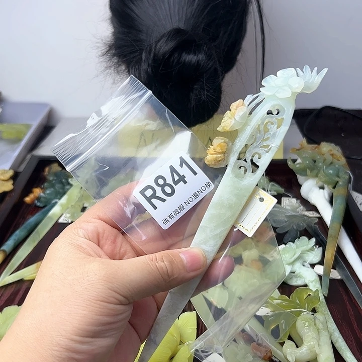 蛇纹石玉发饰合金明*