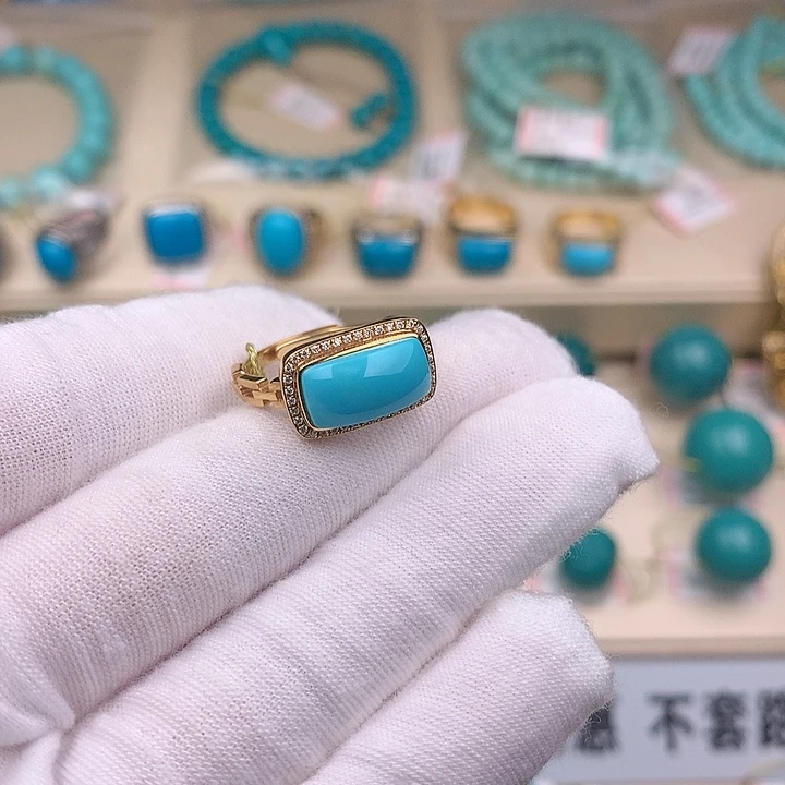 18K金镶嵌绿松石 W项链