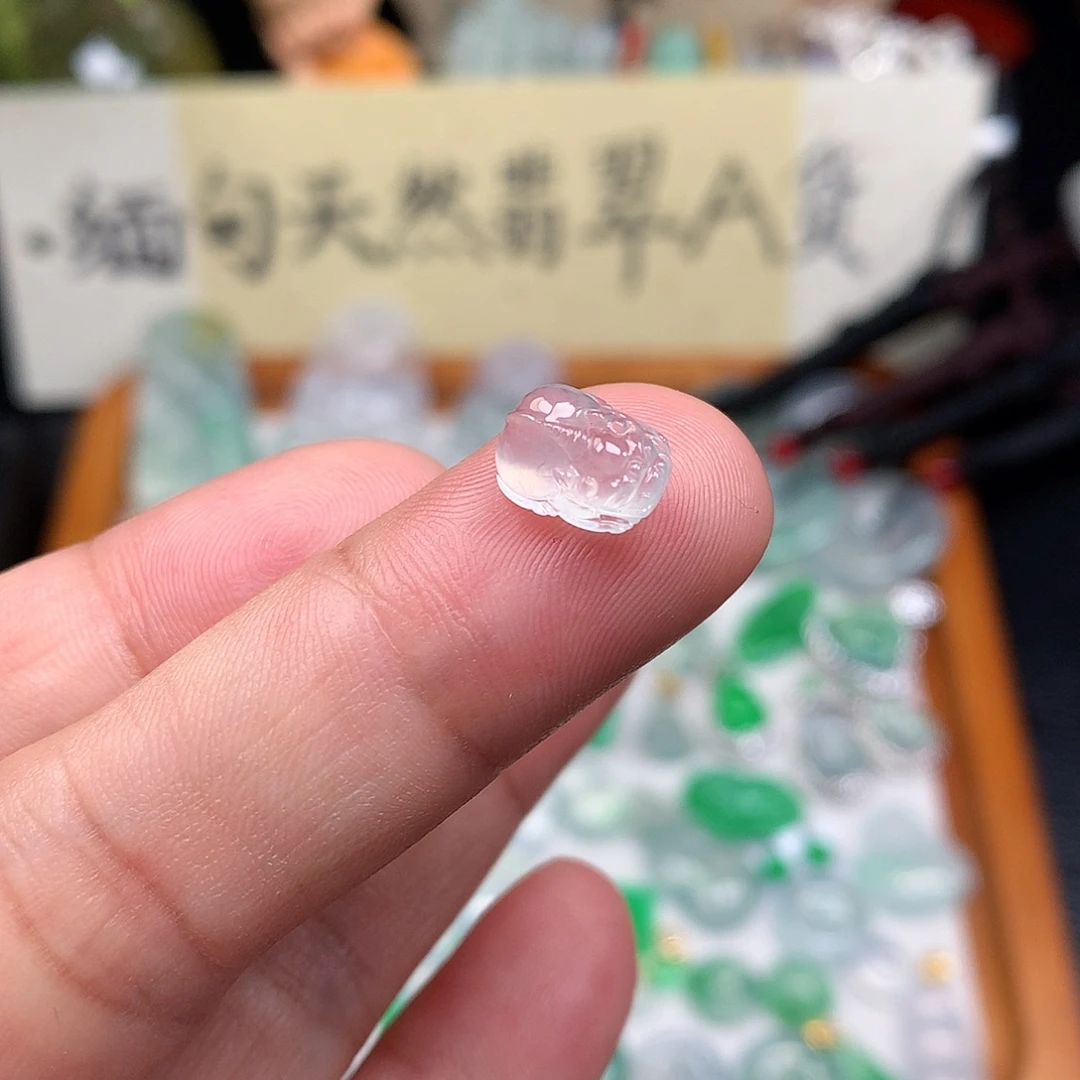 翡翠裸石缅甸天然A货翡翠冰种貔貅