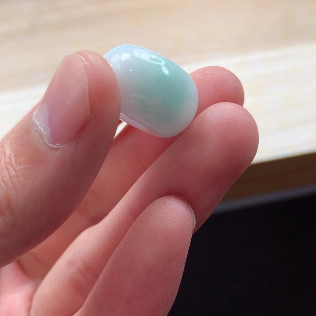 翡翠颈饰未镶嵌吊坠