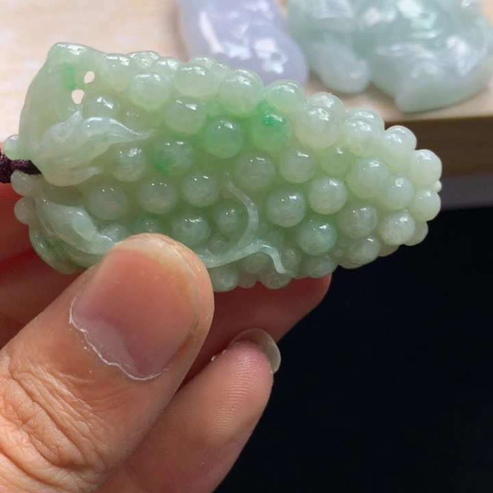 翡翠未镶嵌颈饰吊坠