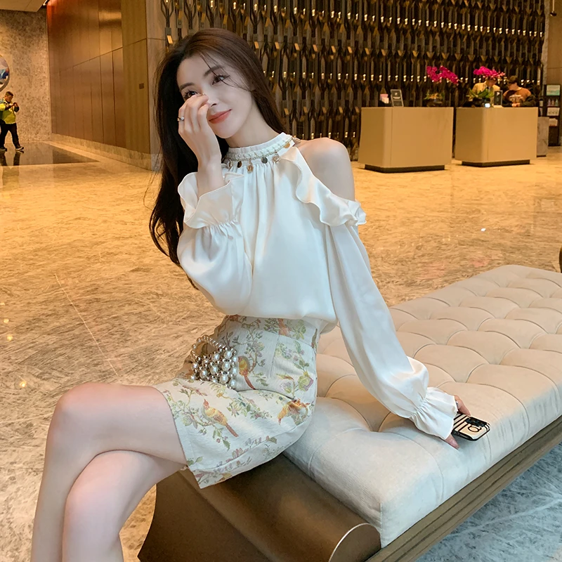 法式小香风套装女夏季显瘦减龄气质名媛露肩挂脖衬衫短裙两件套