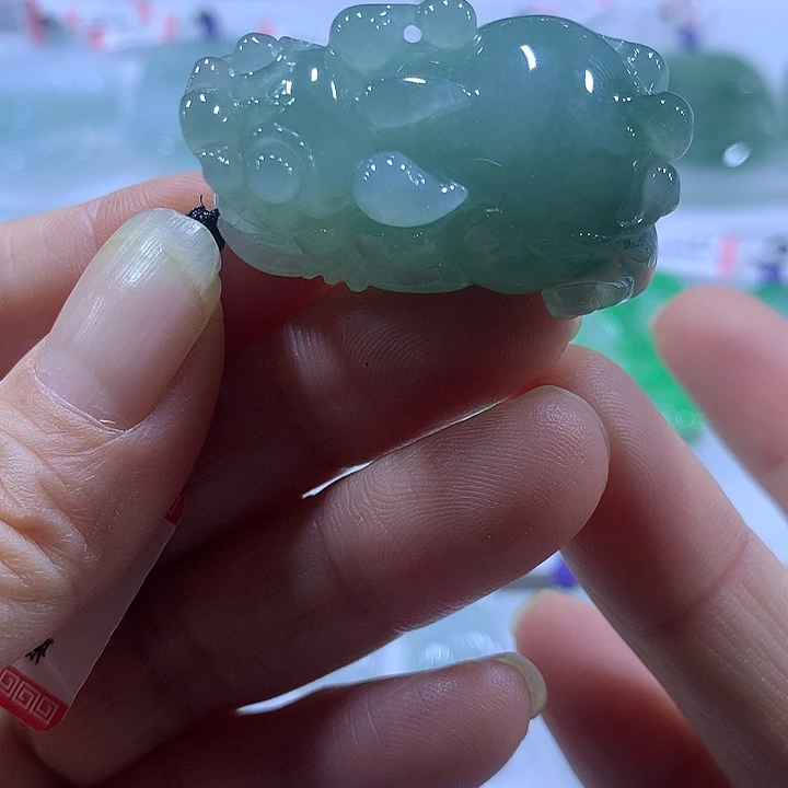 翡翠未镶嵌颈饰天然翡翠吊坠A货