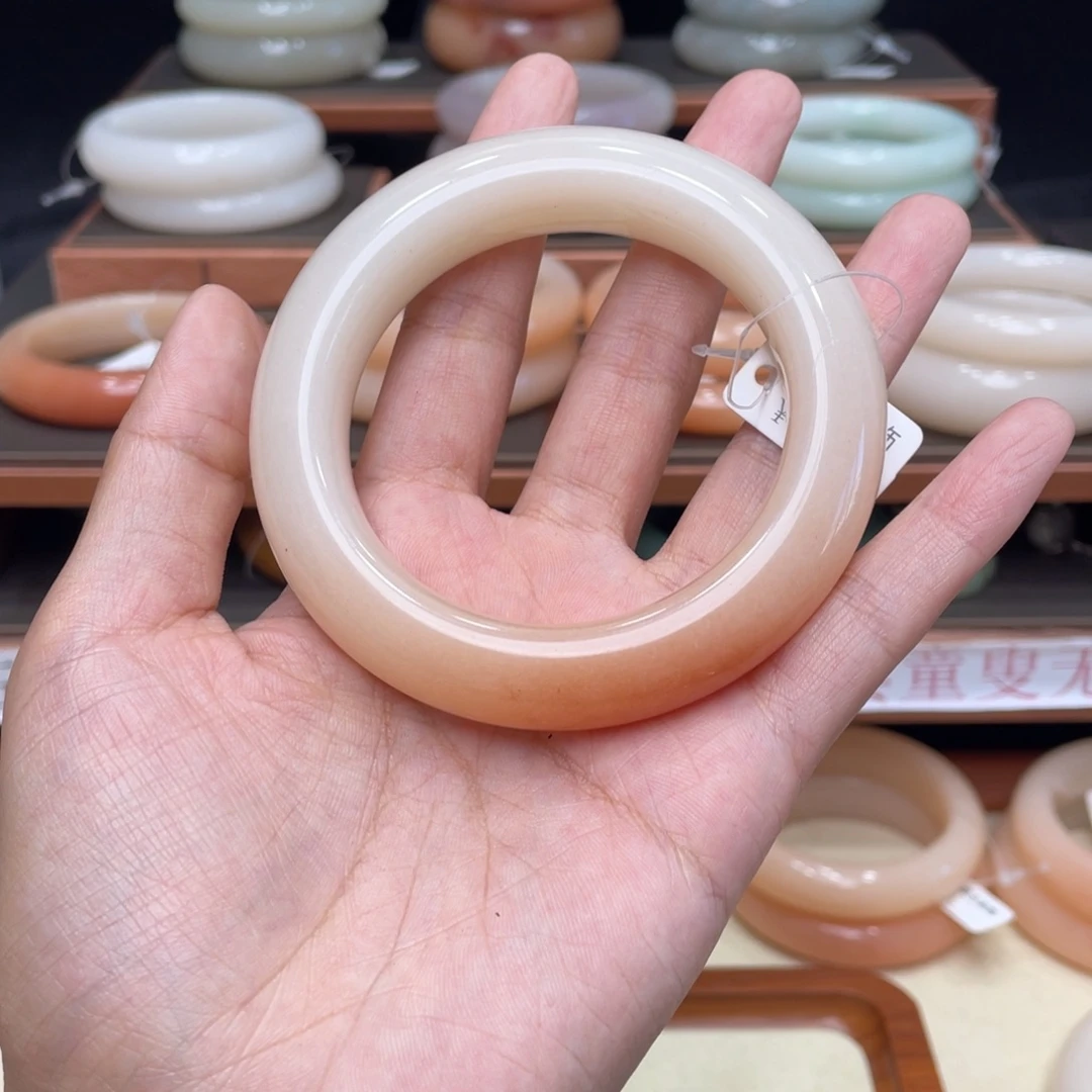 阳***们未镶嵌手镯石英质玉