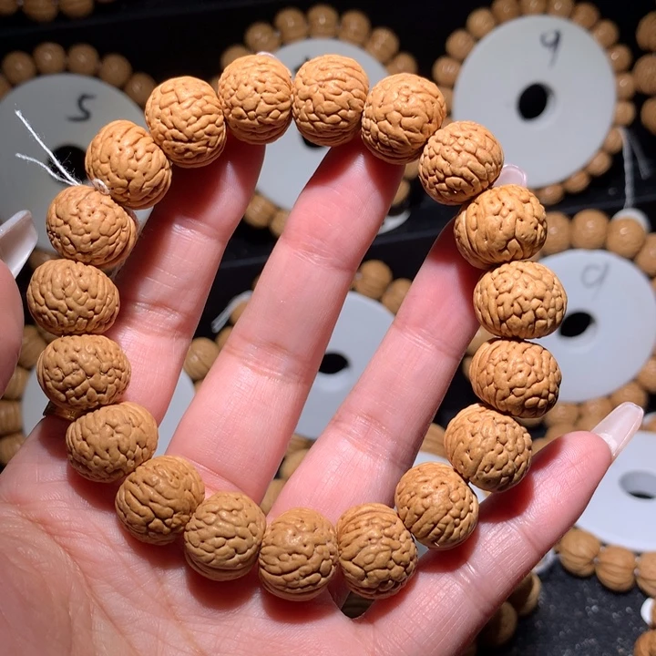 桃核手串铁扇大肚