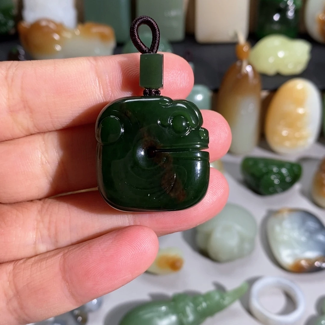 和田玉未镶嵌挂件