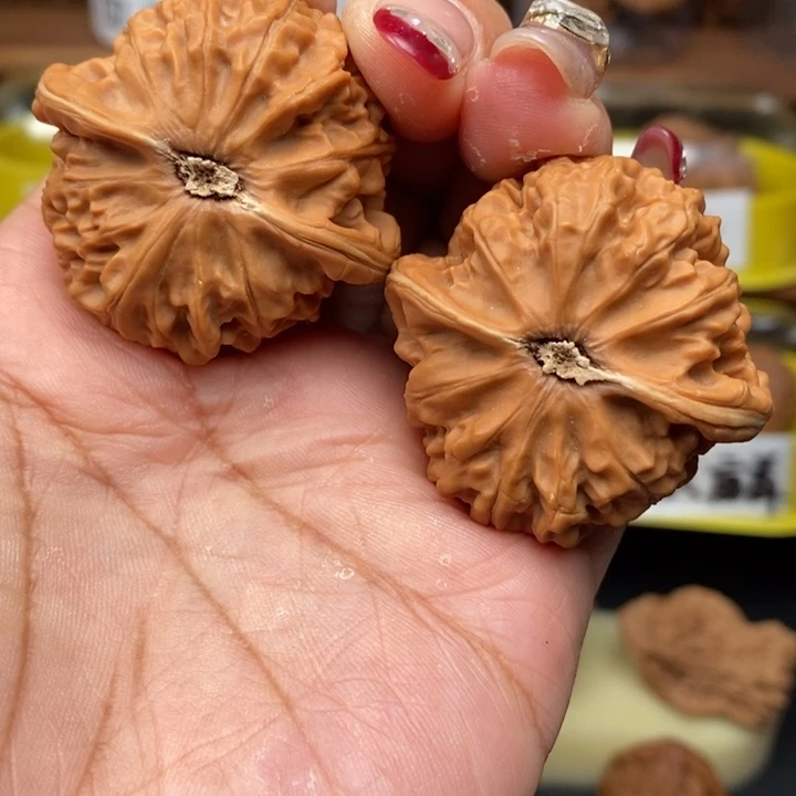 文玩核桃吊坠郭***若41全品宫灯