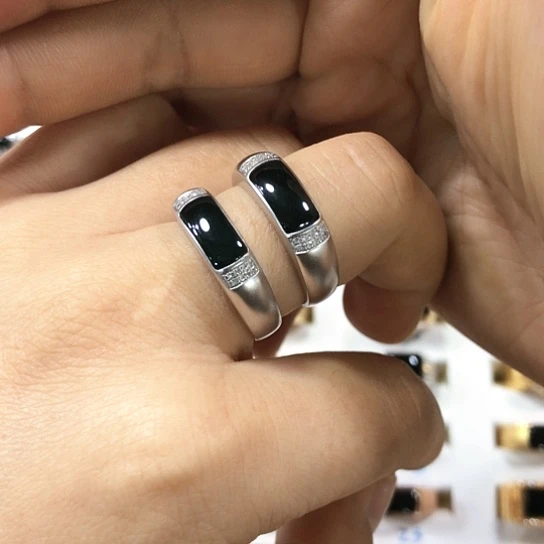 翡翠戒指18K金镶嵌缅甸天然A货翡翠