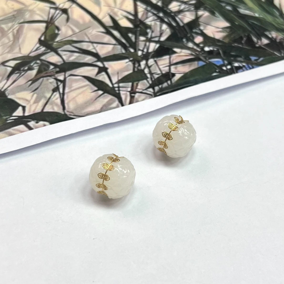 【小宝珠宝】16 T39907-18K金镶嵌和田玉吊坠-多样性发一件-13*13mm