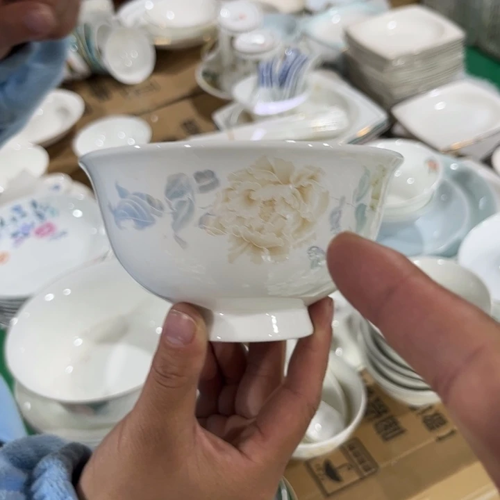骨瓷五寸碗十个哇塞