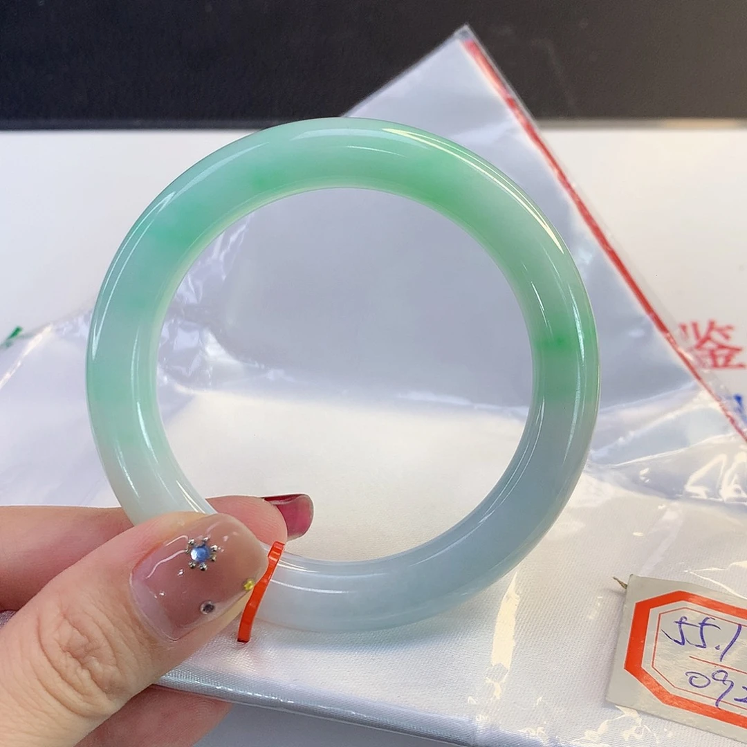 翡翠手镯未镶嵌天然翡翠A货620