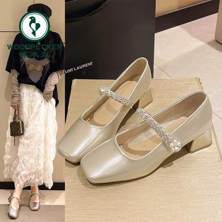 啄木鸟新款粗跟方头水钻玛丽珍鞋浅口软皮单鞋法式仙女风复古皮鞋