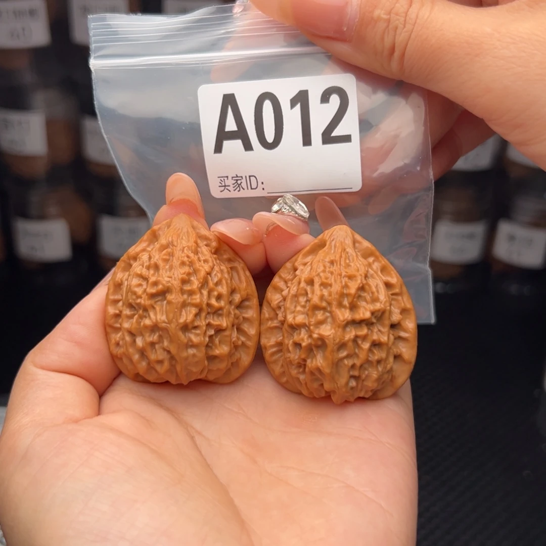 淡***香吊坠文玩核桃金牛