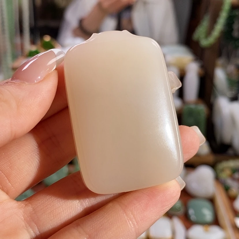 【闪购商品】吊坠(赠链)未镶嵌和田玉