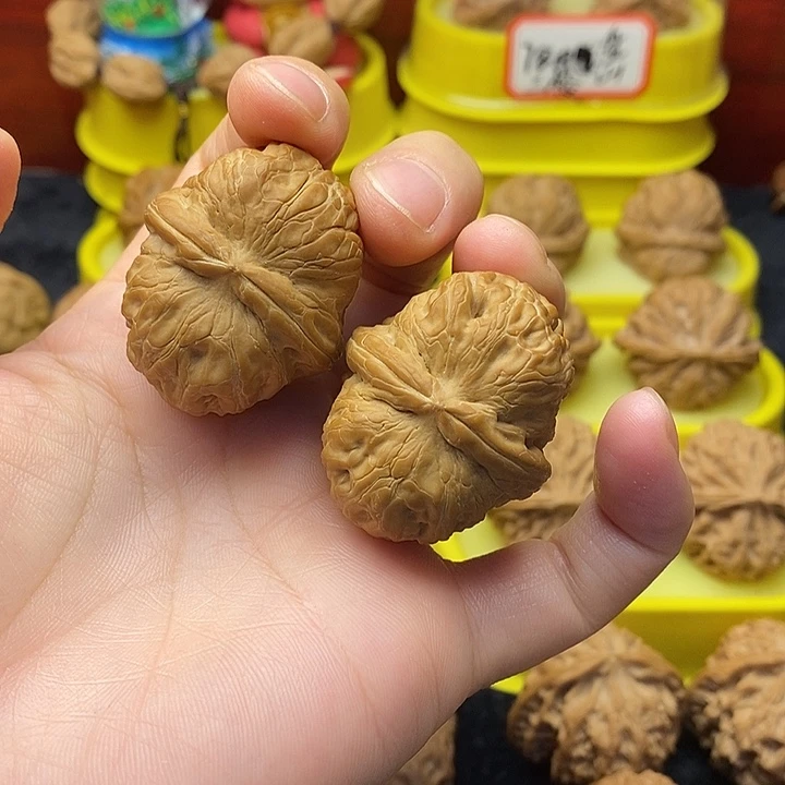 W***W元宝文玩核桃山地果